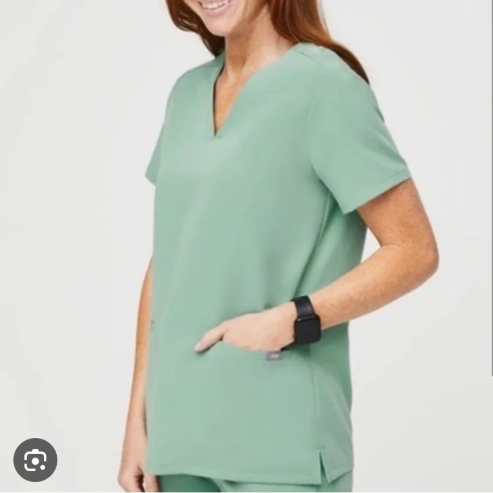 Figs Jade Casma Three-Pocket Scrub Top